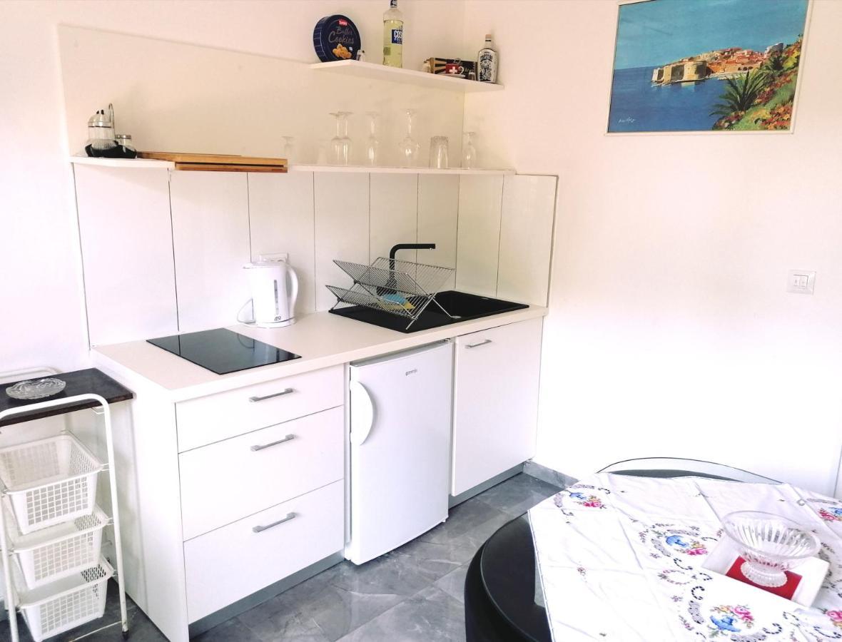 1Bedroom Apartment In Lapad Дубровник Екстериор снимка